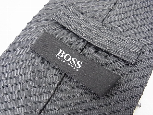 実際に弊社で買取させて頂いたHUGO BOSS/ヒューゴボス ドット＆ストライプ柄 ネクタイ 灰系の画像 1枚目