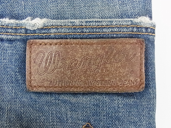 実際に弊社で買取させて頂いたAKM×Wrangler パッチワーク/USED加工 デニムパンツ 革パッチ Mの画像 8枚目