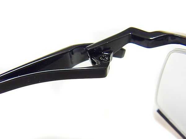 実際に弊社で買取させて頂いたレスザンヒューマン Robert.M 度入り メガネフレーム ブラックの画像 4枚目
