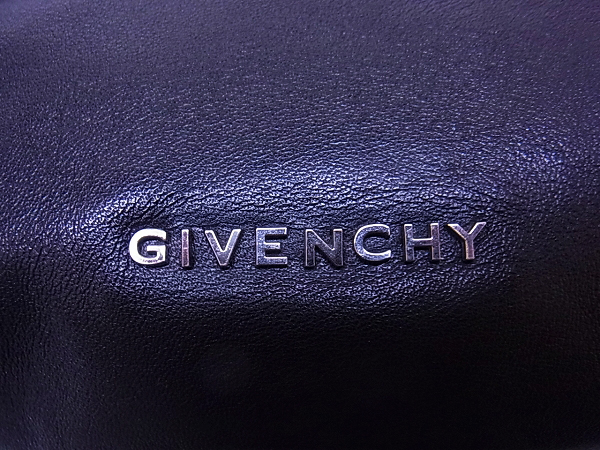 実際に弊社で買取させて頂いたGIVENCHY/ジバンシィ[8万↑]レオパード柄 リュックサック 黒の画像 4枚目