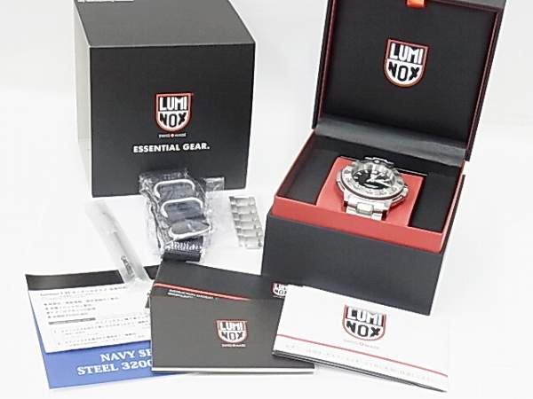 実際に弊社で買取させて頂いたLUMINOX/ルミノックス ネイビーシールズ 3202 JPN LTD 銀×黒の画像 6枚目