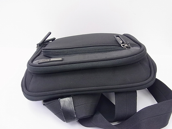 実際に弊社で買取させて頂いたゼロハリバートン PRF II ショルダーバッグ 80711-01 PRF201の画像 3枚目
