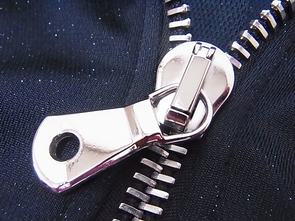 実際に弊社で買取させて頂いたDRESSCAMP/ドレスキャンプ ストーン付 パーカーベスト 黒 44の画像 5枚目