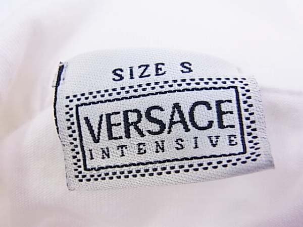 実際に弊社で買取させて頂いたVERSACE/ヴェルサーチ ポロシャツ ロゴ刺繍 メンズ ホワイト/Sの画像 2枚目