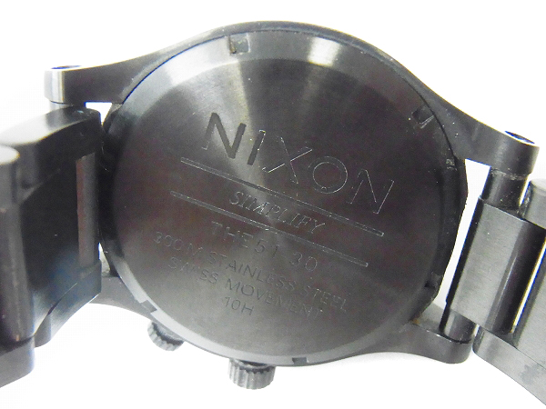 実際に弊社で買取させて頂いたNIXON/ニクソン オールブラック クォーツ 300M 腕時計 51-30の画像 4枚目