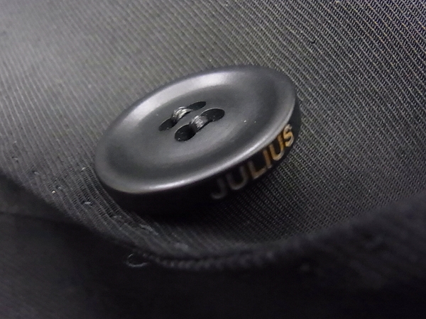 実際に弊社で買取させて頂いたJULIUS/ユリウス ロングテーラードジャケット 11SS ブラック/1の画像 7枚目
