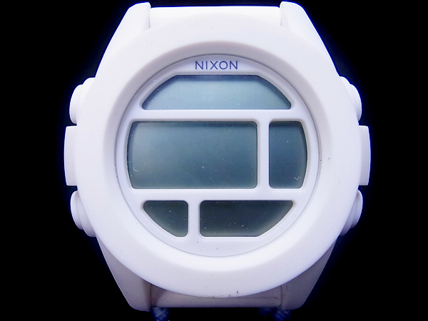 実際に弊社で買取させて頂いたNIXON/ニクソン THE UNIT/ユニット ホワイト 腕時計/A197100の画像 1枚目