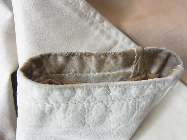 実際に弊社で買取させて頂いたBELSTAFF/ベルスタッフ GOLD カウレザーシングルライダース/Sの画像 8枚目