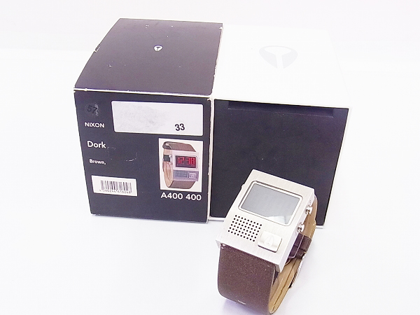 実際に弊社で買取させて頂いたNIXON/ニクソン DORK BROWN デジタル クウォーツ腕時計 A400400の画像 1枚目