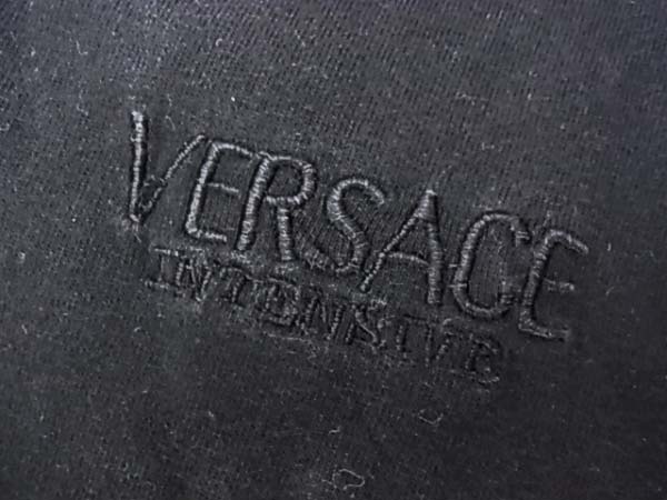 実際に弊社で買取させて頂いたVERSACE/ヴェルサーチ 半袖ポロシャツ ロゴ刺繍 ブラック/Sの画像 6枚目