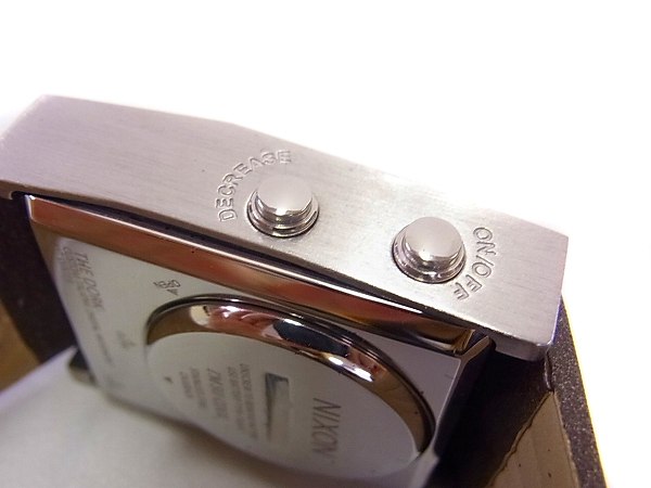 実際に弊社で買取させて頂いたNIXON/ニクソン DORK BROWN デジタル クウォーツ腕時計 A400400の画像 3枚目