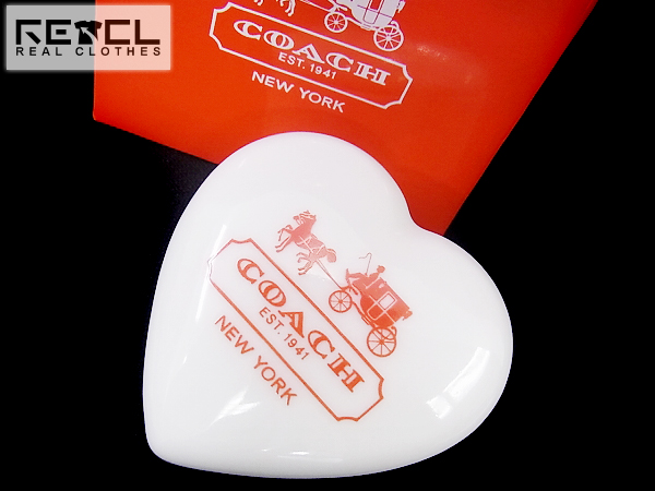 実際に弊社で買取させて頂いたCOACH/コーチ 小物入れ ハート 陶器 ジュエリーケース 白の画像 0枚目