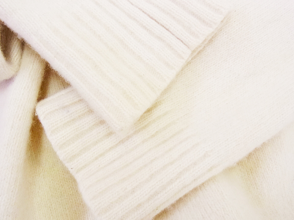 実際に弊社で買取させて頂いたFCRB/エフシーアールビー ソフ ウール混 セーター/ニット 白/Mの画像 5枚目