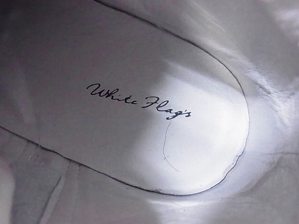 実際に弊社で買取させて頂いたホワイトフラッグス アンリ サイドジップスニーカー 白×灰の画像 5枚目
