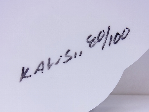 実際に弊社で買取させて頂いたKAWS×HECTIC 限定100個 HEART&CROSSBONE シリアル入壁時計の画像 4枚目