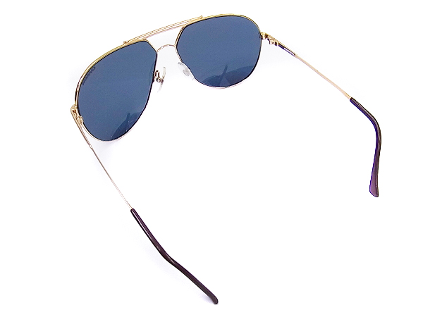 実際に弊社で買取させて頂いたCARRERA/カレラ サングラス ティアドロップ型 ゴールドフレームの画像 2枚目