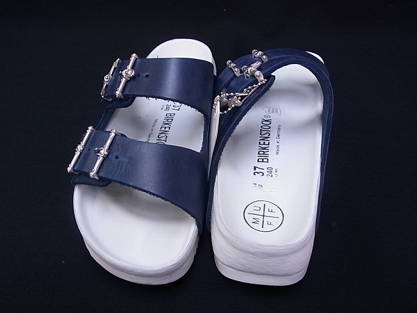 実際に弊社で買取させて頂いたBIRKENSTOCK/ビルケンシュトック×MUFF サンダル 紺白 24.0の画像 1枚目