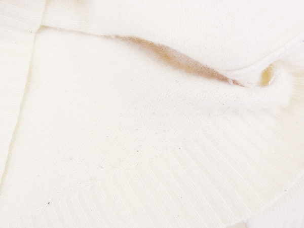 実際に弊社で買取させて頂いたFCRB/エフシーアールビー ソフ ウール混 セーター/ニット 白/Mの画像 4枚目