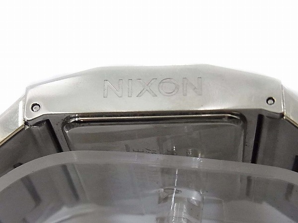 実際に弊社で買取させて頂いたNIXON/ニクソン ロトログ メモワール クォーツ 黄銀/A028 557の画像 2枚目