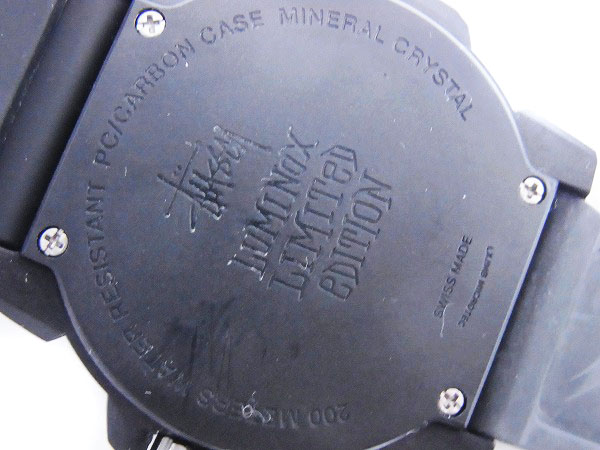 実際に弊社で買取させて頂いたルミノックス×STUSSY ダイバーズウォッチ 腕時計 黒オレンジの画像 4枚目