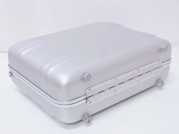 実際に弊社で買取させて頂いたZERO halliburton/ゼロ ハリバートン 2WAYミニアタッシュケースの画像 3枚目