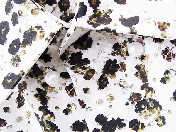 実際に弊社で買取させて頂いたGIVENCHY/ジバンシィ 長袖コットンシャツ 15年 花柄/総柄 37の画像 2枚目