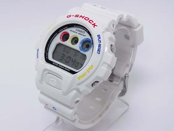 実際に弊社で買取させて頂いたG-SHOCK×MEDICOM TOY ベアブリック 30周年記念/DW-6900MT-7JRの画像 3枚目