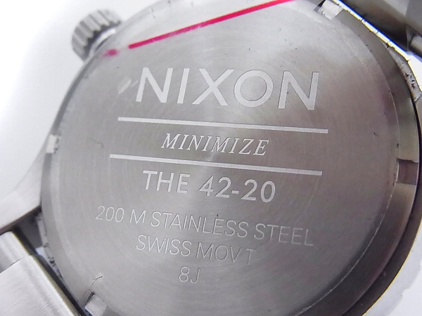 実際に弊社で買取させて頂いたNIXON/ニクソン THE42-20 クォーツ 腕時計 シルバー×ブラックの画像 5枚目