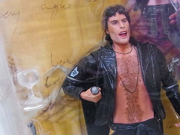 実際に弊社で買取させて頂いたNECA フレディ マーキュリー 1970's バージョン フィギュアの画像 3枚目