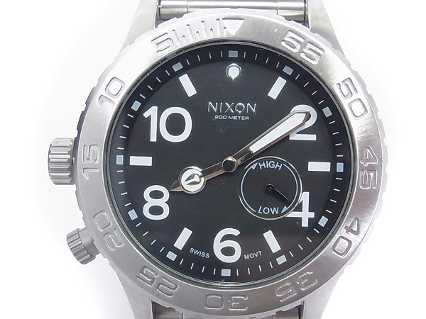 実際に弊社で買取させて頂いたNIXON/ニクソン THE42-20 クォーツ 腕時計 シルバー×ブラックの画像 1枚目