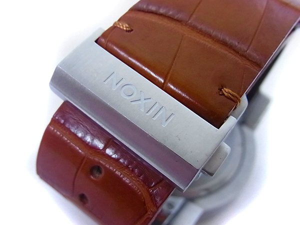 実際に弊社で買取させて頂いたNIXON/ニクソン Magnacon/マグナコンA4581887 シルバーブラウンの画像 3枚目