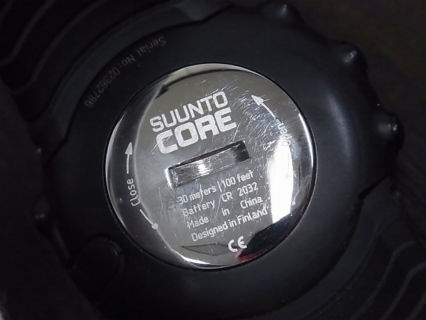 実際に弊社で買取させて頂いたSUUNTO/スントコア Black Yellow デジタル腕時計/SS013315010の画像 5枚目