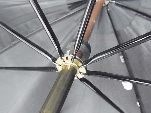 実際に弊社で買取させて頂いたdunhill/ダンヒル ビジネス ワンタッチ式 ブラック ナイロン 傘の画像 2枚目