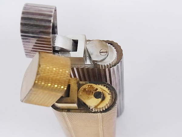 実際に弊社で買取させて頂いたCartier/カルティエ ガスライター ゴールド&シルバー/セットの画像 4枚目