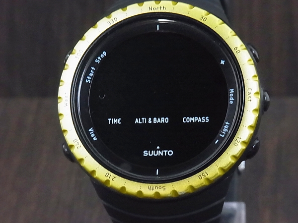 実際に弊社で買取させて頂いたSUUNTO/スントコア Black Yellow デジタル腕時計/SS013315010の画像 1枚目