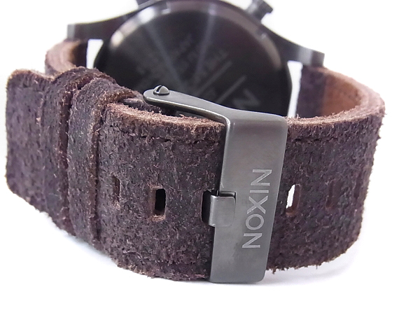 実際に弊社で買取させて頂いたNIXON 51-30 SIMPLIFY クロノグラフ 300M防水 アナログ腕時計の画像 5枚目