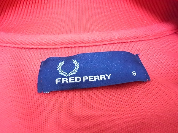 実際に弊社で買取させて頂いたFRED PERRY/フレッドペリー ジップアップワンラインジャージ/Sの画像 2枚目