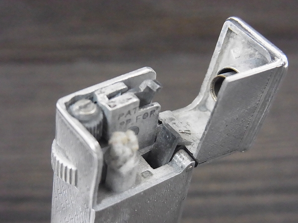 実際に弊社で買取させて頂いたダンヒル CARTIER ヴィンテージ スターリング ガスライターの画像 3枚目