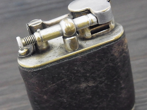 実際に弊社で買取させて頂いたdunhill ビンテージ 1920年代 革張り ダブルホイールライターの画像 6枚目