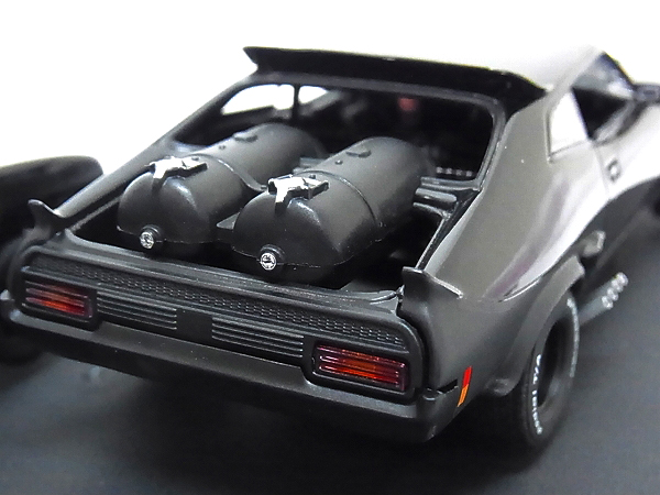 実際に弊社で買取させて頂いたAUTOart 1/43 MAD MAX2 THE ROAD WARRIOR INTERCEPTOR&ENEMY CAの画像 4枚目