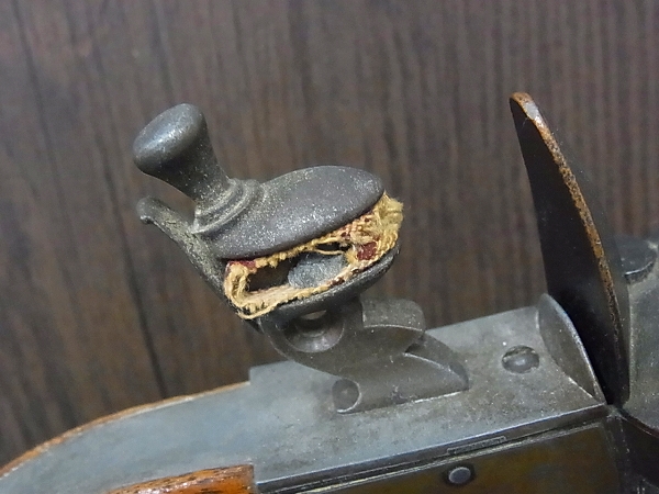 実際に弊社で買取させて頂いたダンヒル ビンテージ オイルライター TINDER PISTOL/40年代製の画像 3枚目