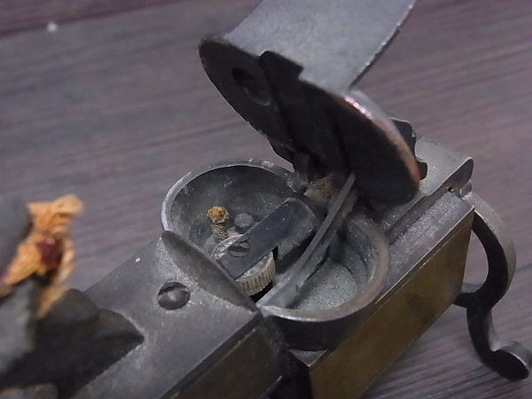 実際に弊社で買取させて頂いたダンヒル ビンテージ オイルライター TINDER PISTOL/40年代製の画像 6枚目