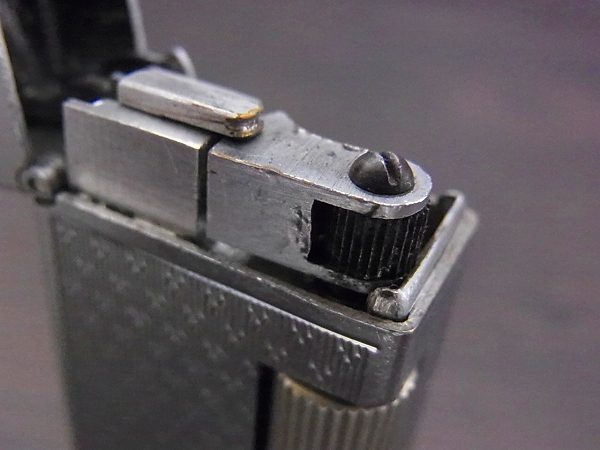 実際に弊社で買取させて頂いたDUNHILL/ダンヒル ビンテージ ROLLALITE オイルライター 銀の画像 3枚目