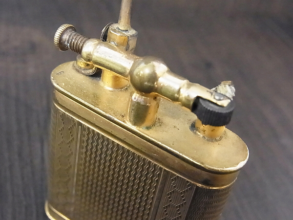 実際に弊社で買取させて頂いたdunhill/ダンヒル ヴィンテージ オイルライター ゴールドの画像 4枚目