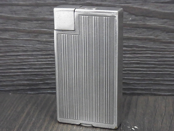 実際に弊社で買取させて頂いたdunhill LONDON スクエアボーイ オールド オイルライターの画像 1枚目