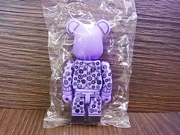 実際に弊社で買取させて頂いたBE@RBRICK/ベアブリック ANNA SUI/アナスイ 2011/コラボ 100％の画像 2枚目