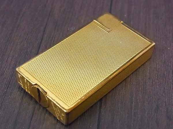 実際に弊社で買取させて頂いたダンヒル ヴィンテージ Savory スイス製 オイルライター 金の画像 3枚目