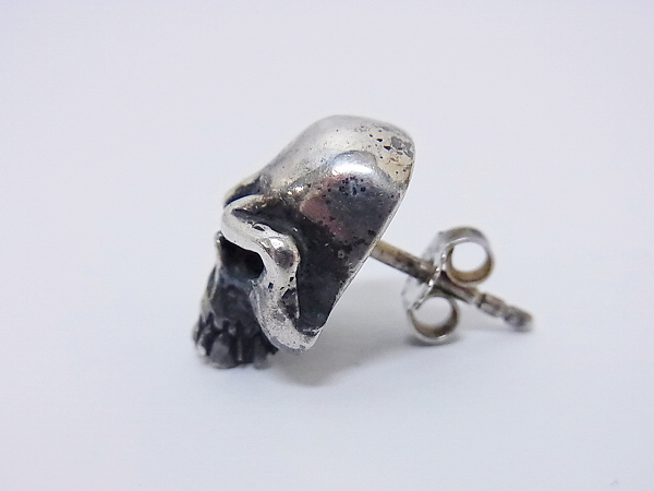 実際に弊社で買取させて頂いたTHIRTEEN DESIGNS/サーティーンデザインズ マッドスカルピアスの画像 2枚目