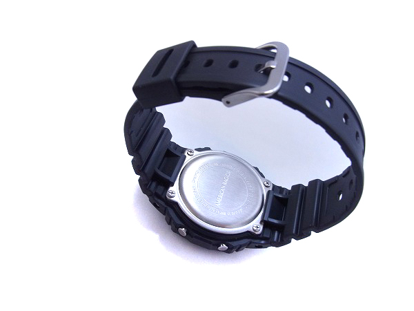 実際に弊社で買取させて頂いたCASIO G-SHOCK×AMERICAN RAG CIE デジタル腕時計 DW-5600VTの画像 4枚目