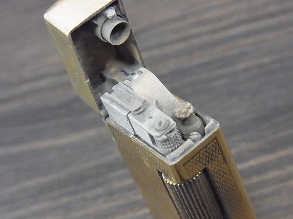 実際に弊社で買取させて頂いたdunhill London/ダンヒル ヴィンテージ オイルライター 金の画像 3枚目